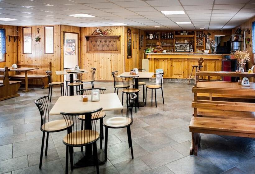 בית מלון כפרי Villaggio Turistico Camping Cervino