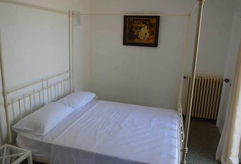 פנסיון Villa Alice Resort