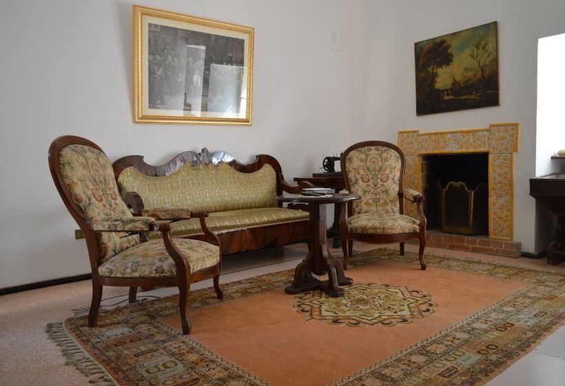 פנסיון Villa Alice Resort