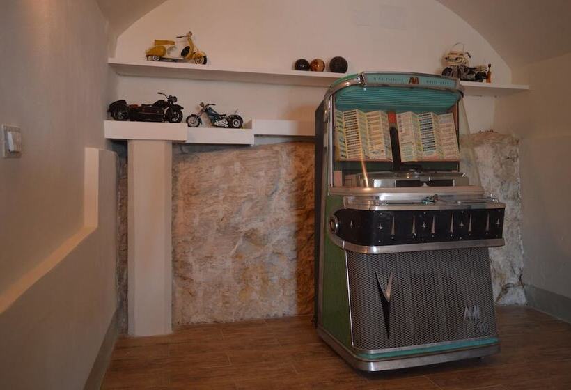 פנסיון Villa Alice Resort