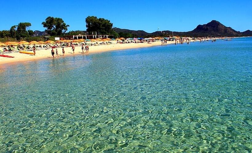 אתר נופש Villaggio Piscina Rei