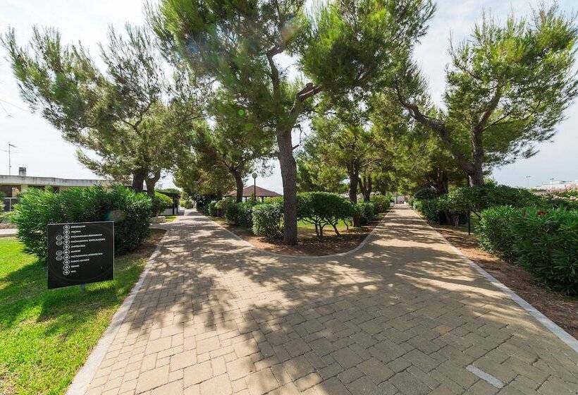 مسافرخانه Nicolaus Club Alimini Smile