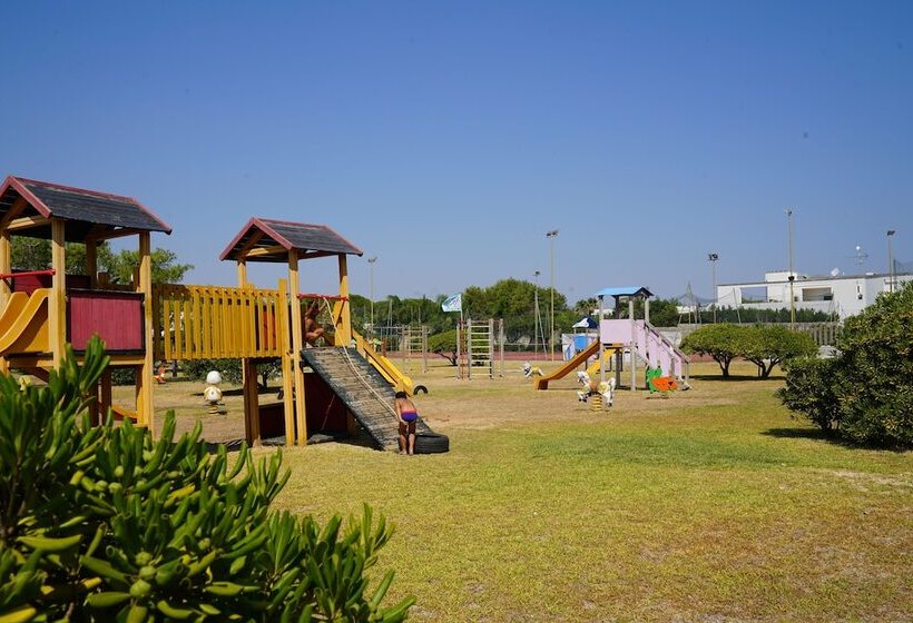 مسافرخانه Nicolaus Club Alimini Smile
