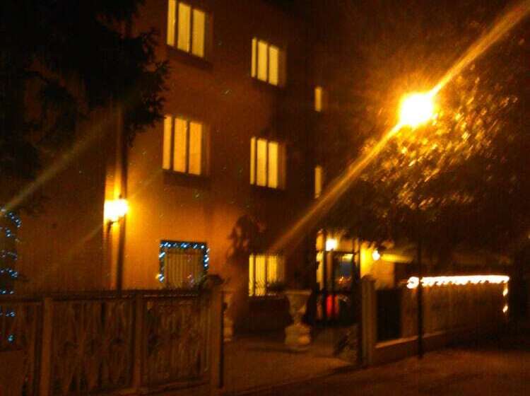 여관 Nuovo Hotel Moderno