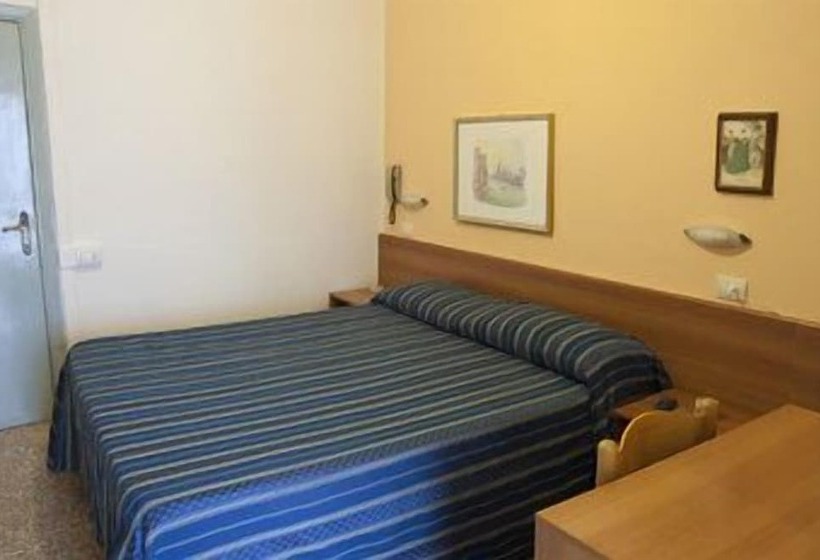 여관 Nuovo Hotel Moderno