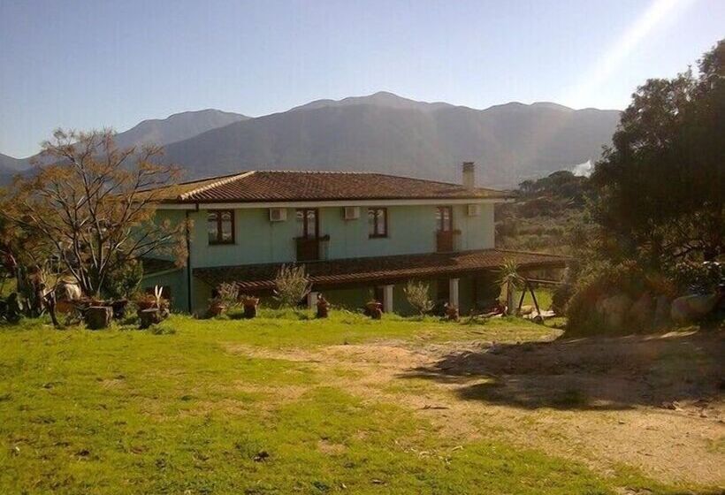 בית מלון כפרי Agriturismo Alba Chiara