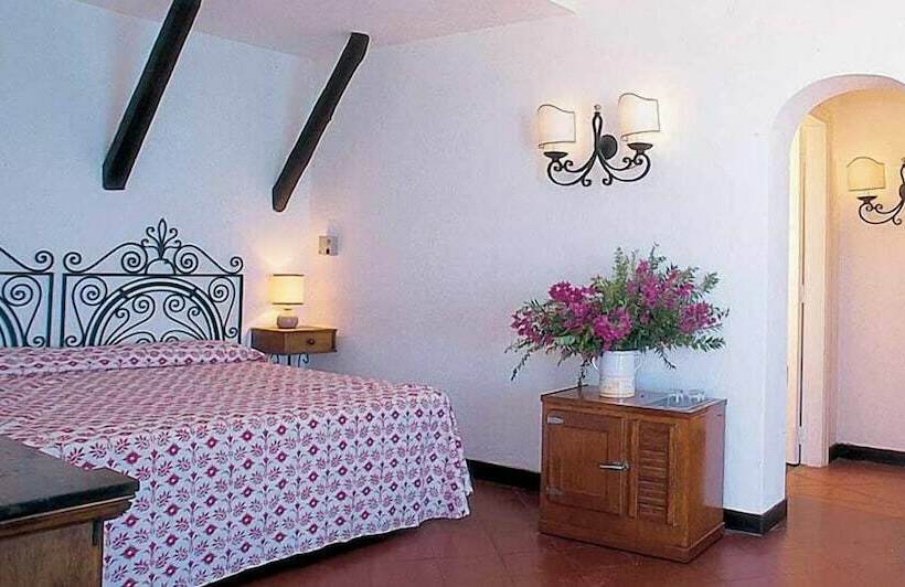 Отель Baia Paraelios Resort