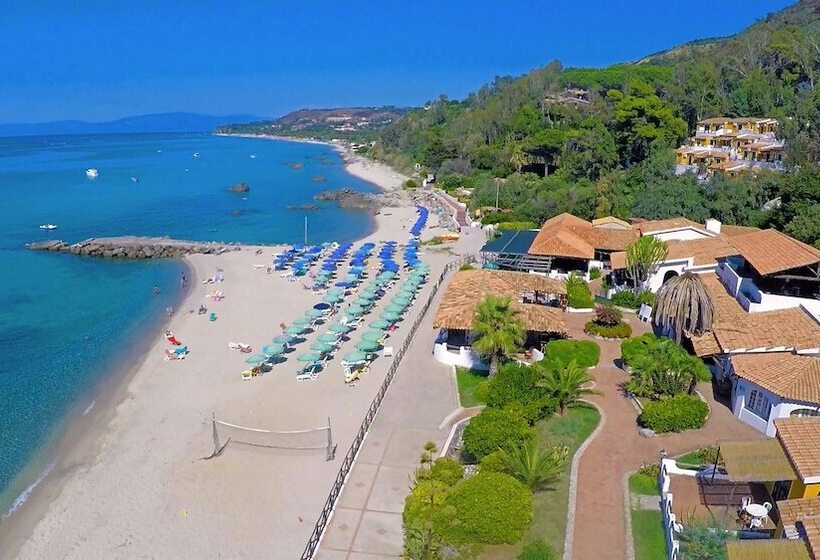 Отель Baia Paraelios Resort