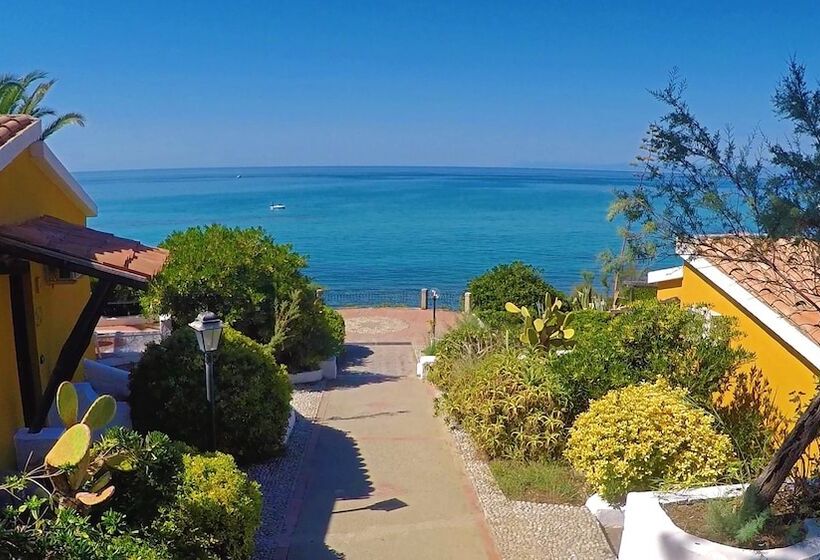 Отель Baia Paraelios Resort