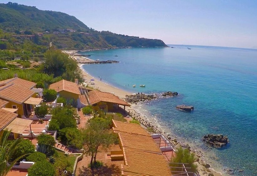 Отель Baia Paraelios Resort