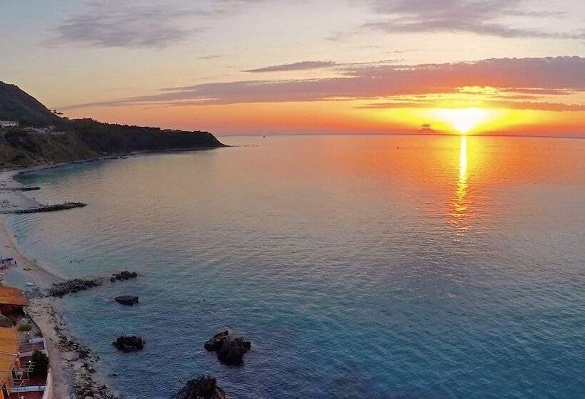 Отель Baia Paraelios Resort