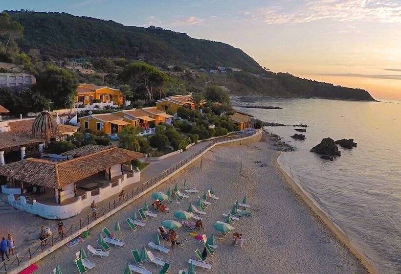 Отель Baia Paraelios Resort