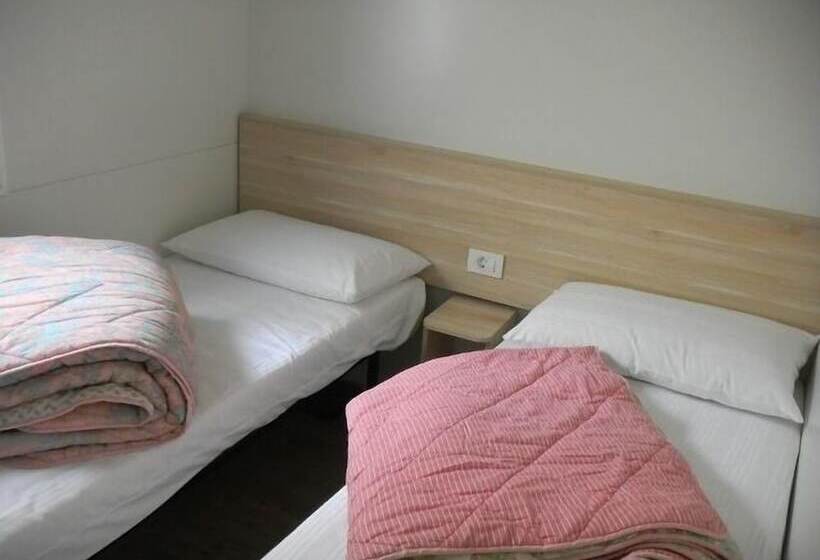 בית מלון כפרי Camping Daino