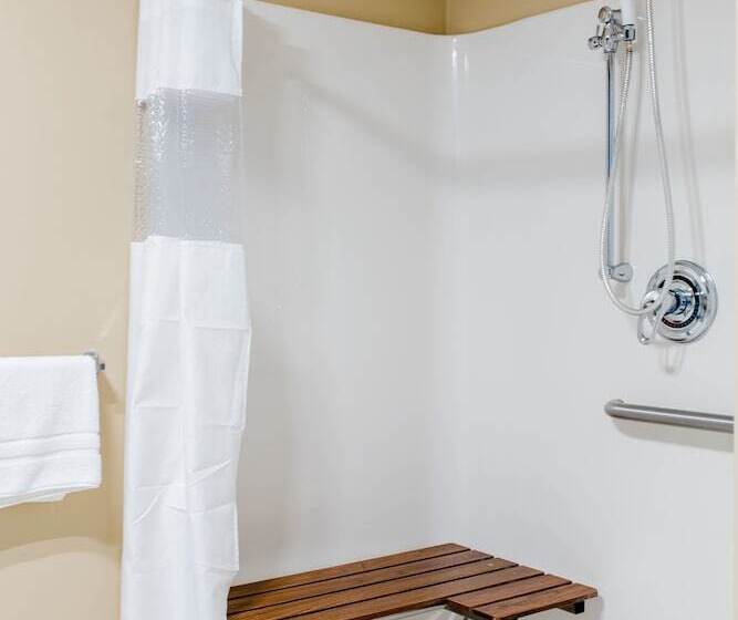 فندق Capt. Thomson S Resort