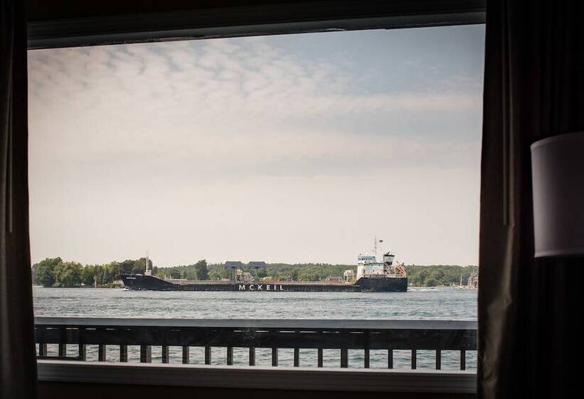 فندق Capt. Thomson S Resort