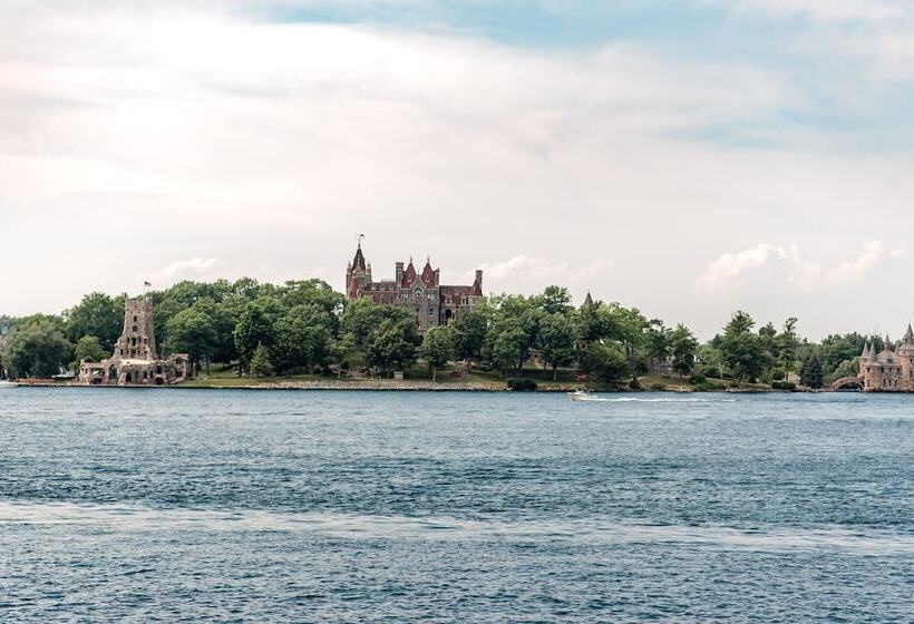 فندق Capt. Thomson S Resort