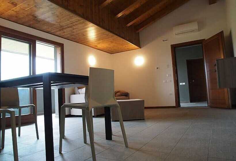 فندق ريفى Agriturismo Ai Tre Castelli