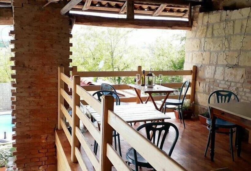 La Casa Blu Bed & Breakfast