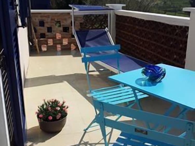 La Casa Blu Bed & Breakfast