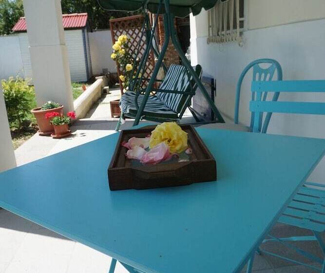 La Casa Blu Bed & Breakfast