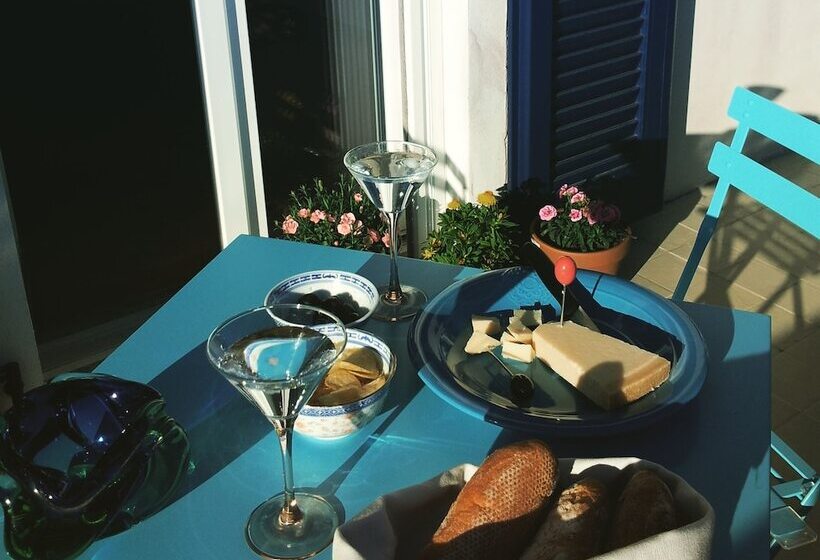 La Casa Blu Bed & Breakfast