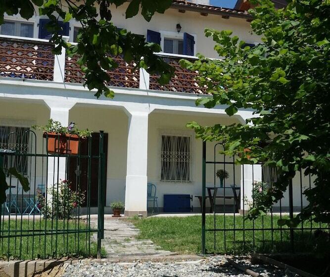 La Casa Blu Bed & Breakfast