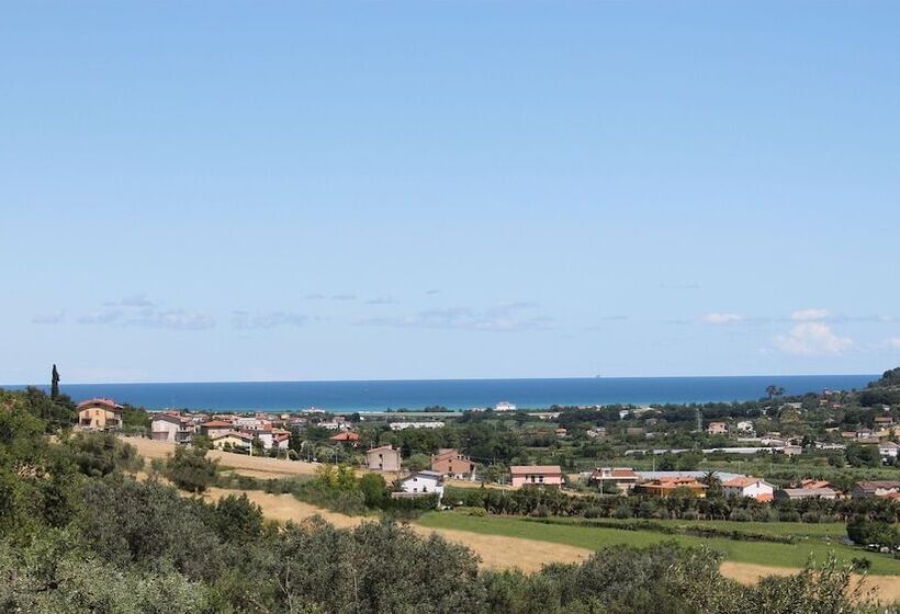 استراحتگاه Il Girasole Country Village