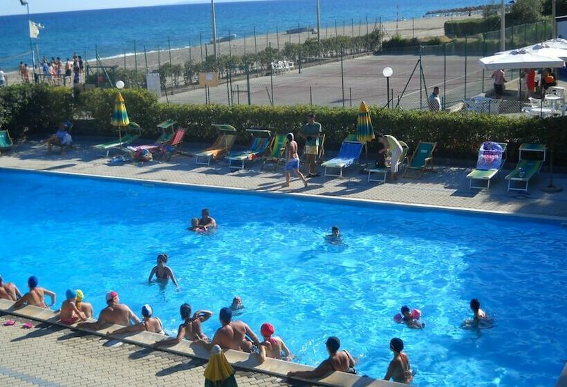 Курорт Villaggio La Fenice