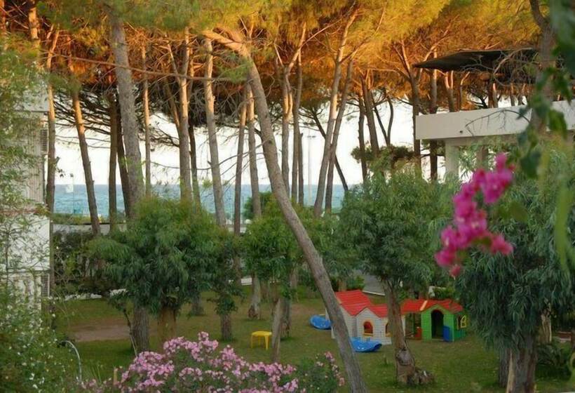 Курорт Villaggio La Fenice