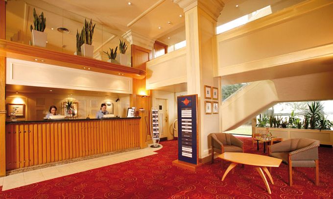 Отель Airport Inn Gatwick