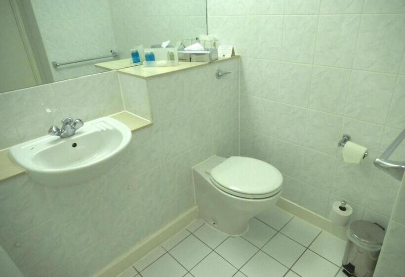 Отель Airport Inn Gatwick