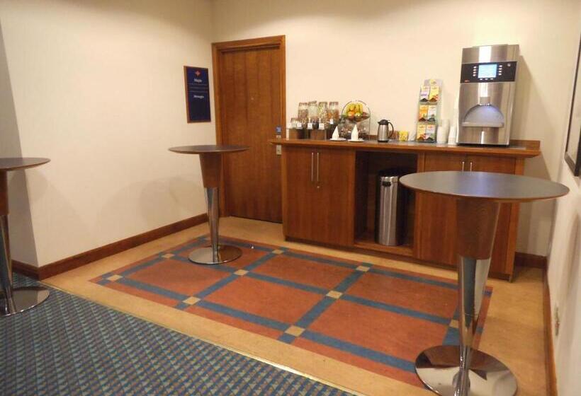 Отель Airport Inn Gatwick