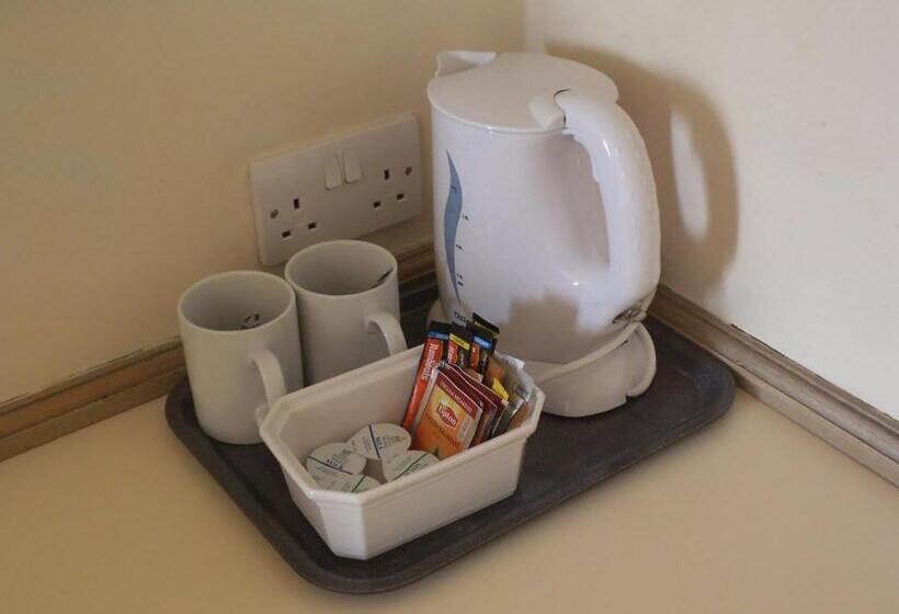 Отель Airport Inn Gatwick