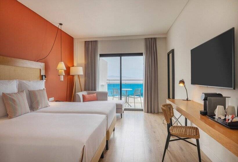 Отель Aluasoul Costa Adeje   New Opening