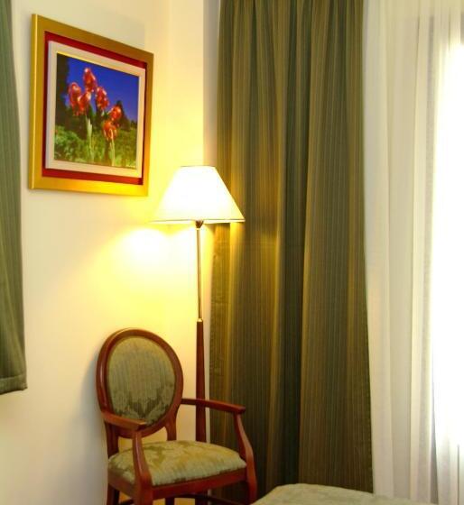 Отель Apollonia