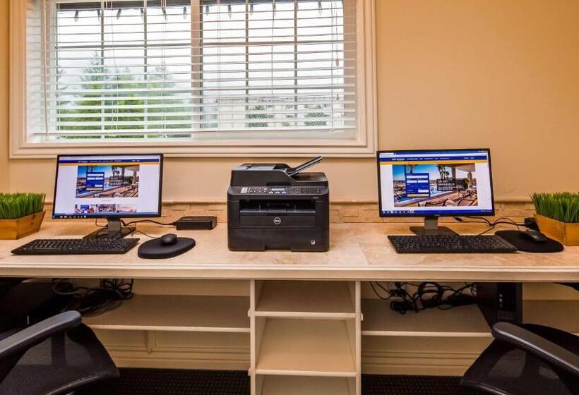 فندق Best Western Country Lane Inn