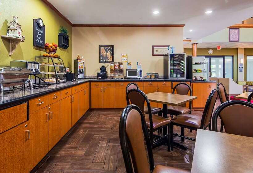 בית מלון כפרי Merrillville Inn & Suites