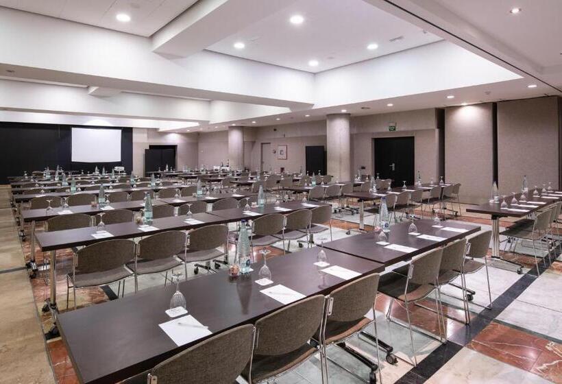 Отель Catalonia Eixample 1864