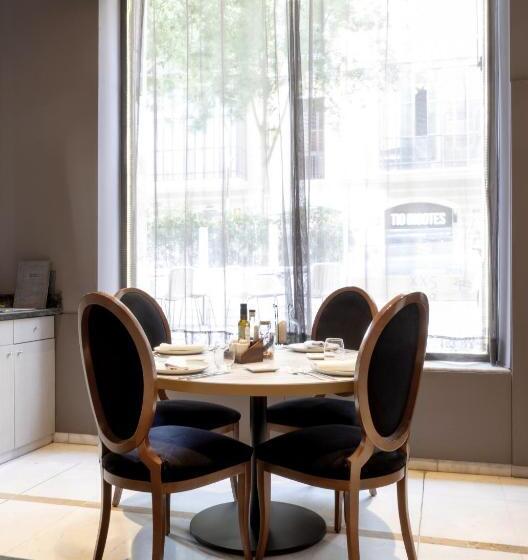 Отель Catalonia Eixample 1864