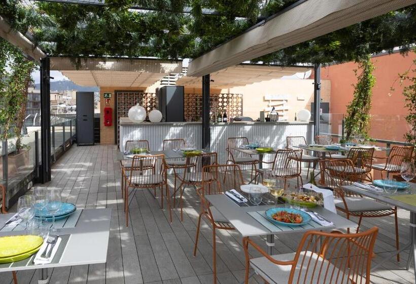 Отель Catalonia Eixample 1864