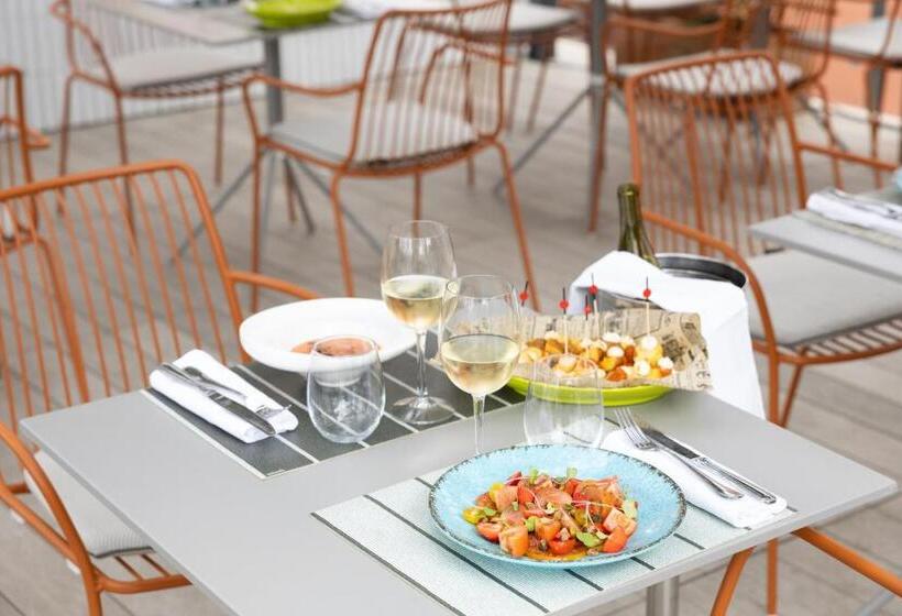 Отель Catalonia Eixample 1864