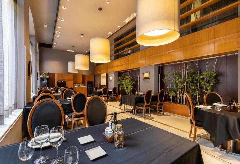 Отель Catalonia Eixample 1864