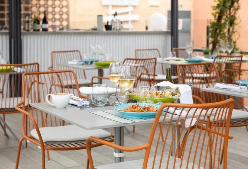 Отель Catalonia Eixample 1864