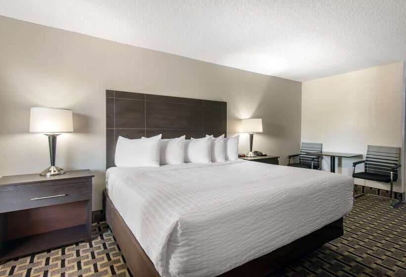 ホテル Clarion Inn & Suites Kissimmeelake Buena Vista South