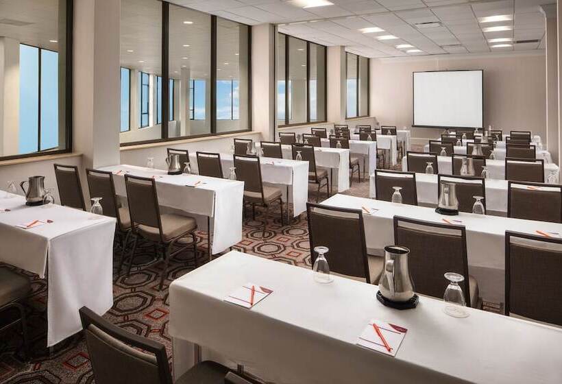 בית מלון כפרי Crowne Plaza Dallas Love Field   Med Area, An Ihg