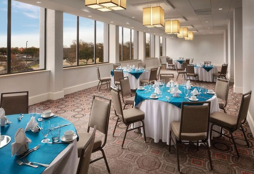 בית מלון כפרי Crowne Plaza Dallas Love Field   Med Area, An Ihg