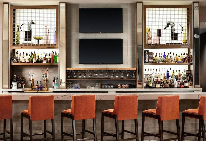 هتل Crowne Plaza Dallas Love Field   Med Area, An Ihg