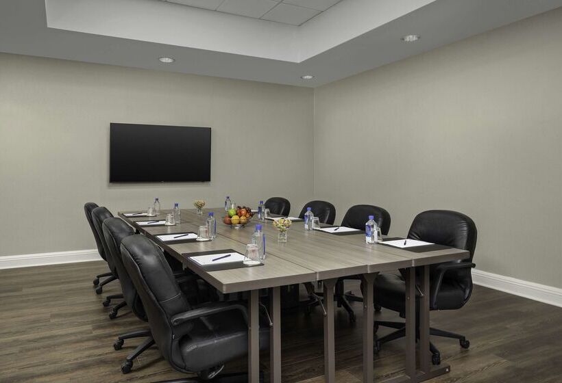 Отель Doubletree By Hilton Chicago O Hare Airport Rosemont