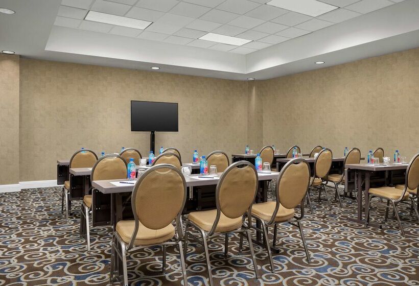 هتل Doubletree By Hilton Chicago O Hare Airport  Rosemont