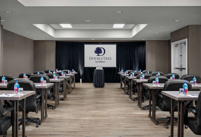 Отель Doubletree By Hilton Chicago O Hare Airport Rosemont